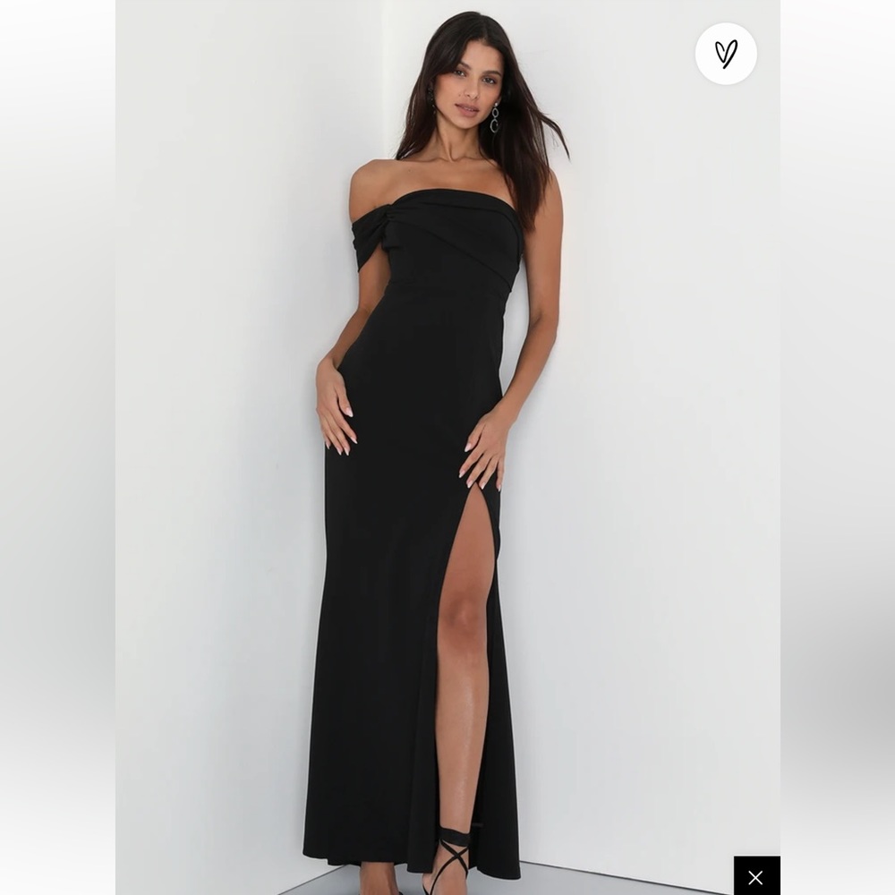 Celebrate the Aesthetic Black One-Shoulder Maxi Dress